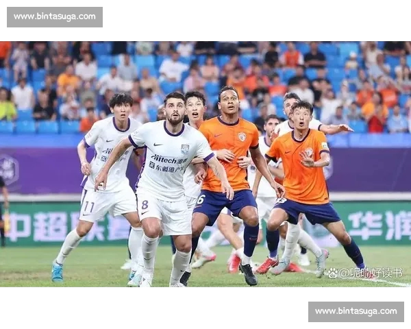 中超主客场比赛分析：球队表现差异与主场优势影响探讨